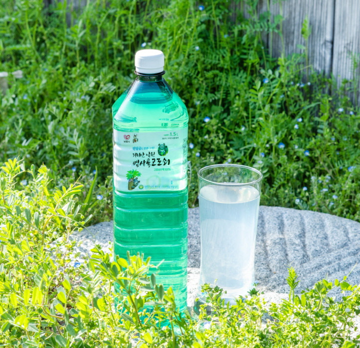 1.5리터와 고로쇠를 담은 박스의 모습