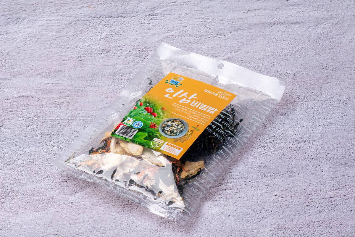 25g 포장된 인삼 비빔밥 재료 한봉이 있다.